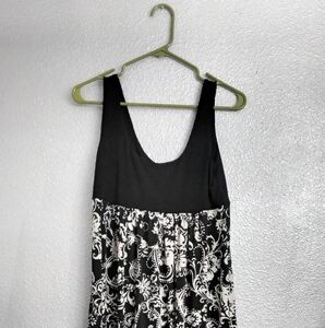 Dress Barn Women 's Black & White Print Dress   Size 6